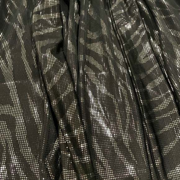 Express dress - Picture 4 of 6